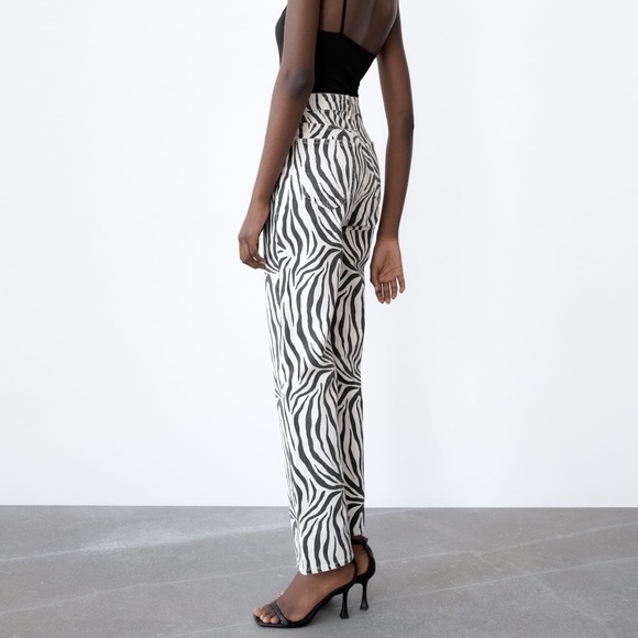 NWT Zara SUPER HIGH RISE STRAIGHT LEG Z1975 JEANS - Picture 8 of 9